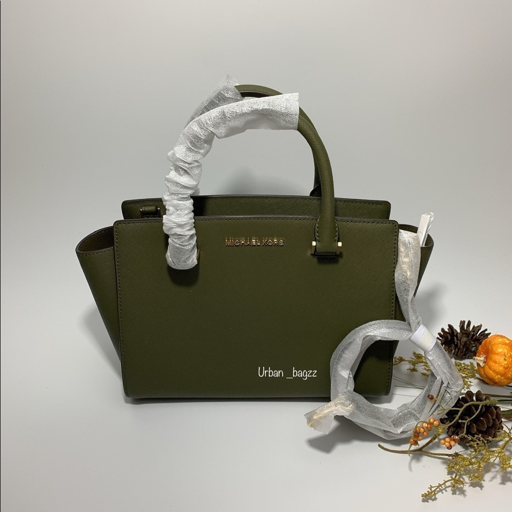 Michael Kors Selma Medium Top Zip Satchel - Picture 3 of 8